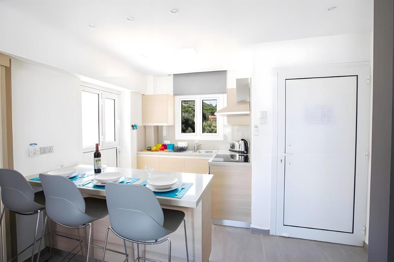 Evas Apartment Протарас Екстериор снимка
