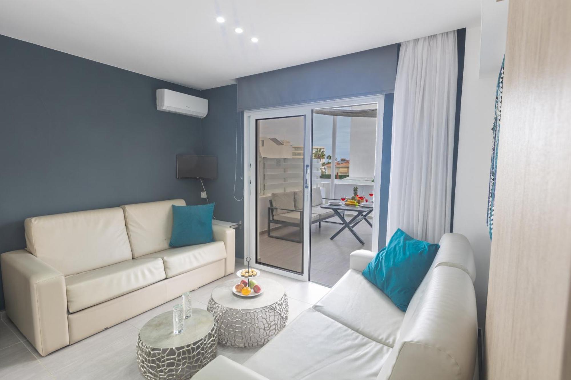 Evas Apartment Протарас Екстериор снимка