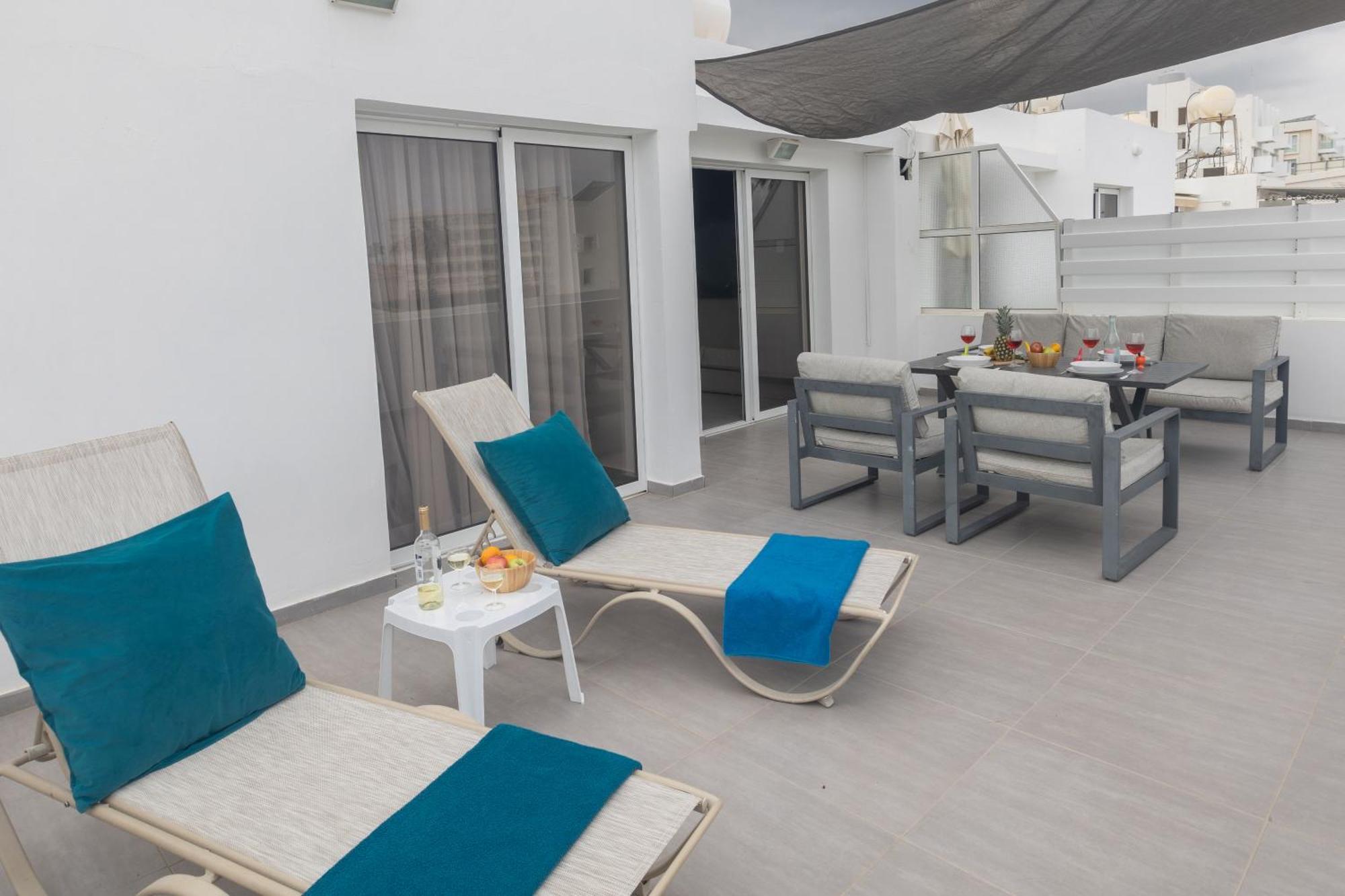 Evas Apartment Протарас Екстериор снимка