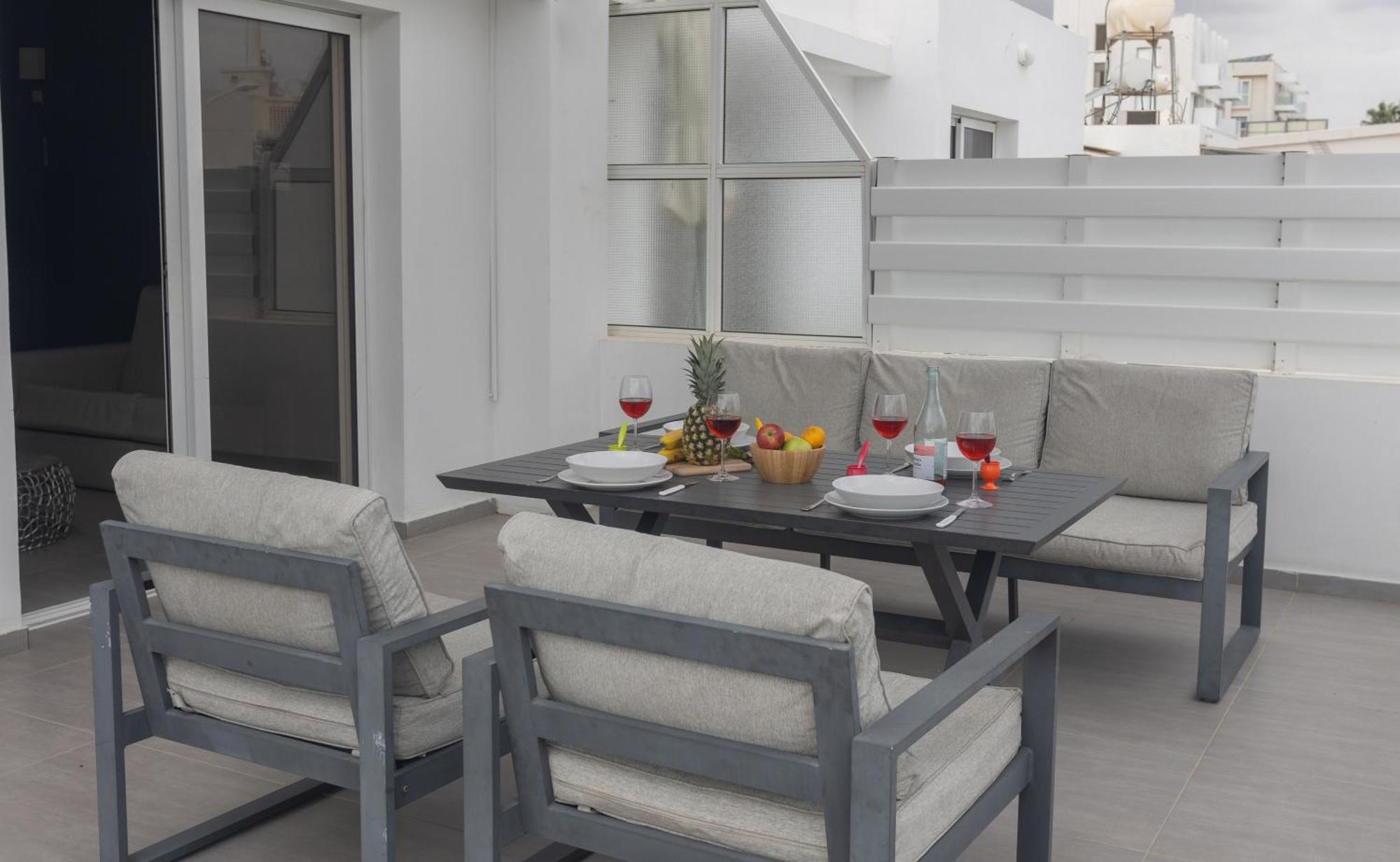 Evas Apartment Протарас Екстериор снимка